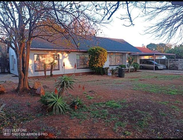 4 BEDROOM HOUSE FOR SALE IN RONDEBULT